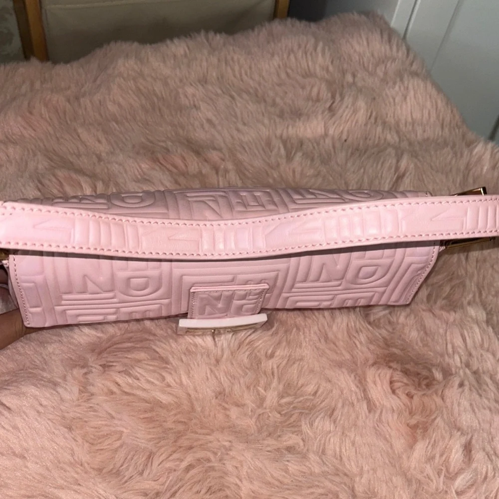 Fendi Logo Embossed Nappa Pink Leather Baguette - Picture 6 of 17